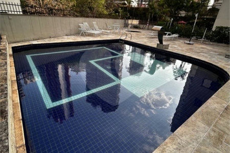 Apartamento à venda com 3 quartos, sendo 1 suíte,  em Vila Andrade, São Paulo, SP