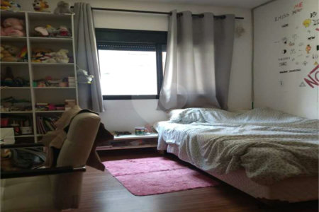Apartamento à venda com 4 quartos, sendo 2 suítes, em Campo Belo, São Paulo, SP