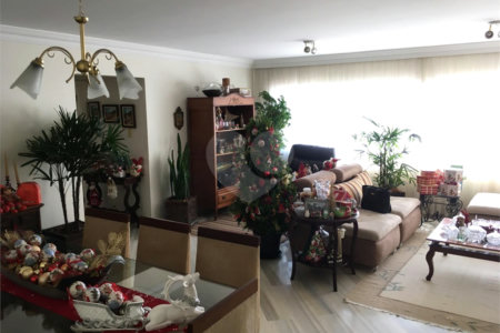 Apartamento à venda com 4 quartos, sendo 1 suíte, em Chácara Santo Antônio, São Paulo, SP