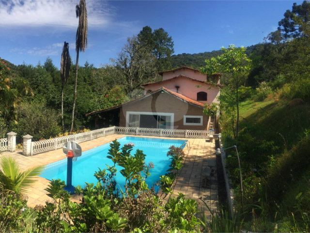 Sítio à venda com 9 quartos, sendo 4 suítes,  em Remédios, Mairiporã, SP