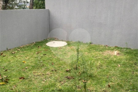 Casa Térrea à venda com 2 suítes em Jardim Santo Antônio, Atibaia, SP