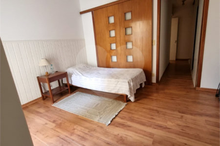 Casa à venda com 4 quartos, sendo 1 suíte, no condomínio Horizontal Newport Village, São Paulo - SP