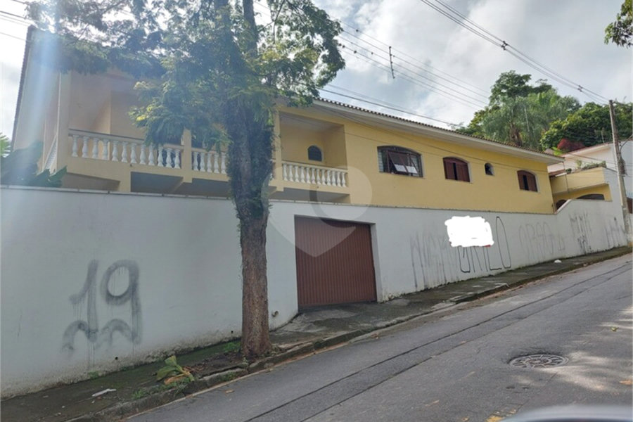 Casa à venda com 5 quartos, sendo 3 suítes, no Centro, Mairiporã, SP