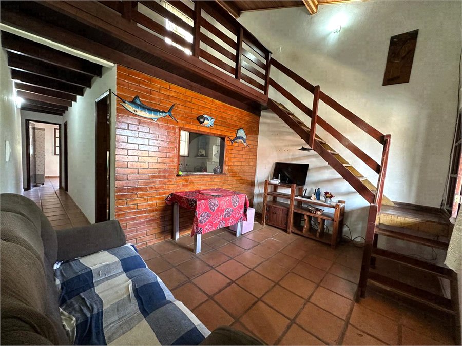 Casa em condomínio à venda com 2 quartos, sendo 1 suíte, em Ogiva, Cabo Frio, RJ