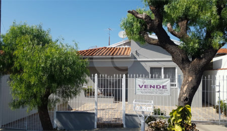 Casa à venda com 3 quartos, sendo 1 suíte,  no Centro, Vinhedo, SP