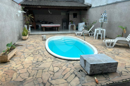 Casa à venda com 3 quartos, sendo 1 suíte, em Jardim Imperador, Suzano, SP