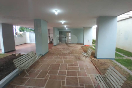 Apartamento no Condomínio Vila Rica.