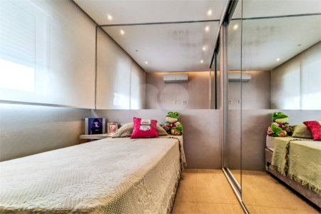 Casa à venda com 3 suítes no condomínio Residencial Paineiras, São Paulo - SP