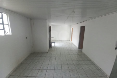 Sobrado para venda.