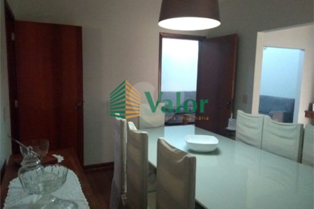 Sobrado á venda no Residencial Jardim Brasil