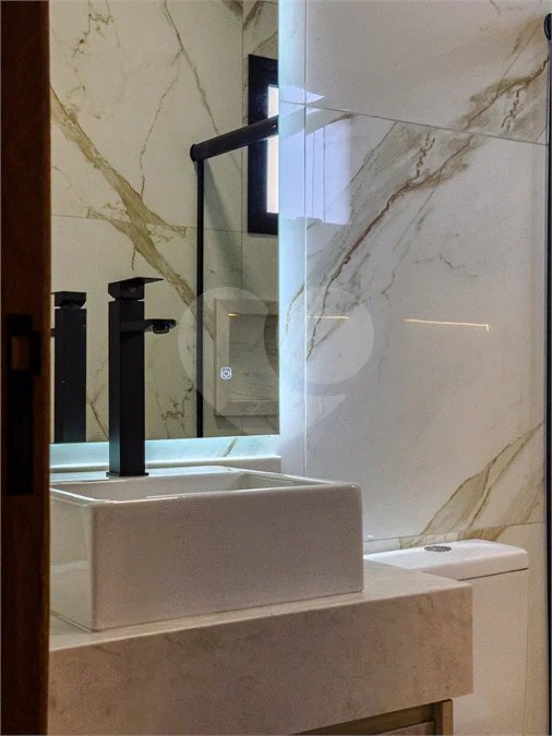 Indaiatuba - Condomínio Milano - Sobrado - 350 m² de terreno - 240 m² de área construída - 4 vagas de garagem, sendo 2 cobertas - Salas de estar e jantar integradas - 3 suítes com closet e varanda no pavimento superior - Escritório no térreo - Espaço gourmet com churrasqueira - Banheiro externo