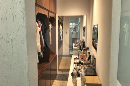 Casa à venda com 3 suítes em Vila Lavínia, Mogi das Cruzes, SP