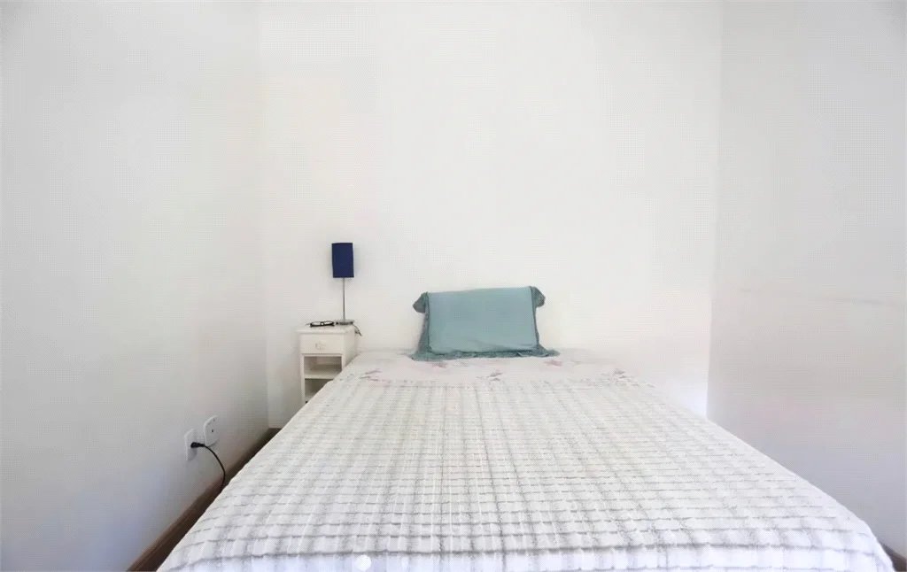 Casa à venda com 3 quartos, sendo 1 suíte, no condomínio Residencial Villagio, São Paulo - SP