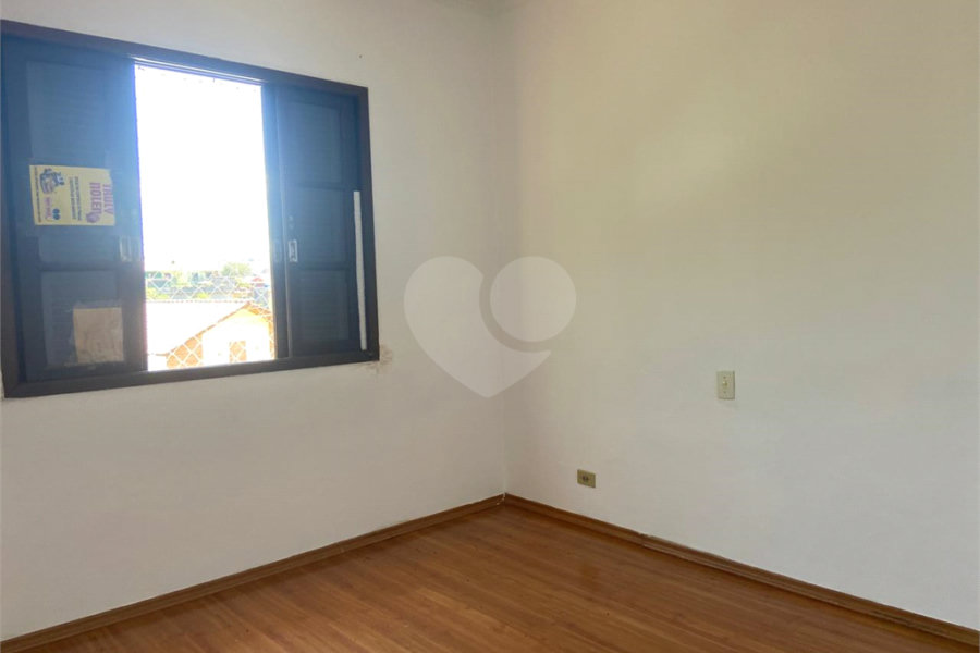 Sobrado à venda com 3 quartos, sendo 1 suíte, em Parque Maria Domitila, São Paulo, SP