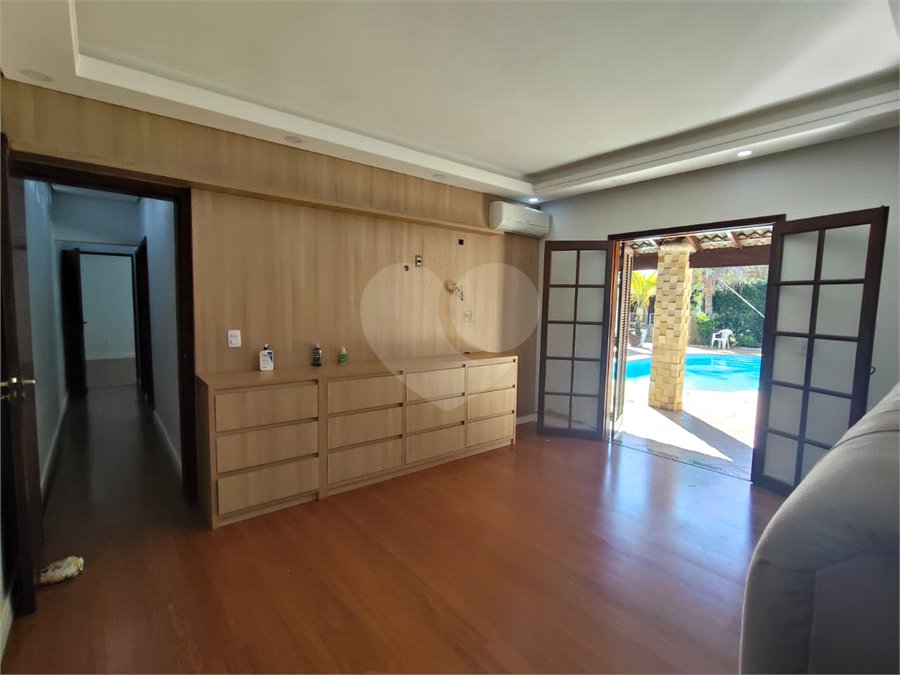 Casa Térrea à venda com 4 quartos, sendo 1 suíte, em Vila Mazzei, Itapetininga, SP