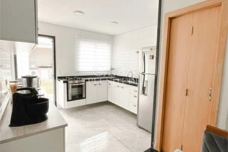 Sobrado à venda com 3 quartos, sendo 1 suíte, em Vila Arriete, São Paulo, SP