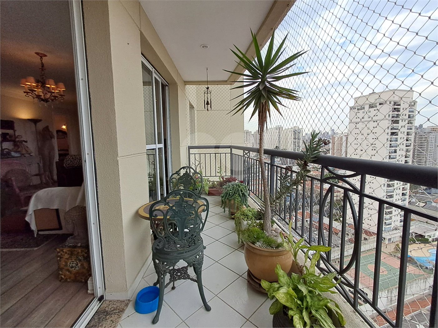 Apartamento à venda com 2 suítes em Vila Romana, São Paulo, SP