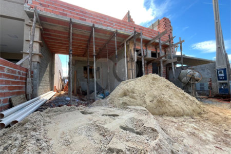 Casa à venda com 2 quartos, sendo 1 suíte,  no condomínio Tivolli, Itapetininga - SP