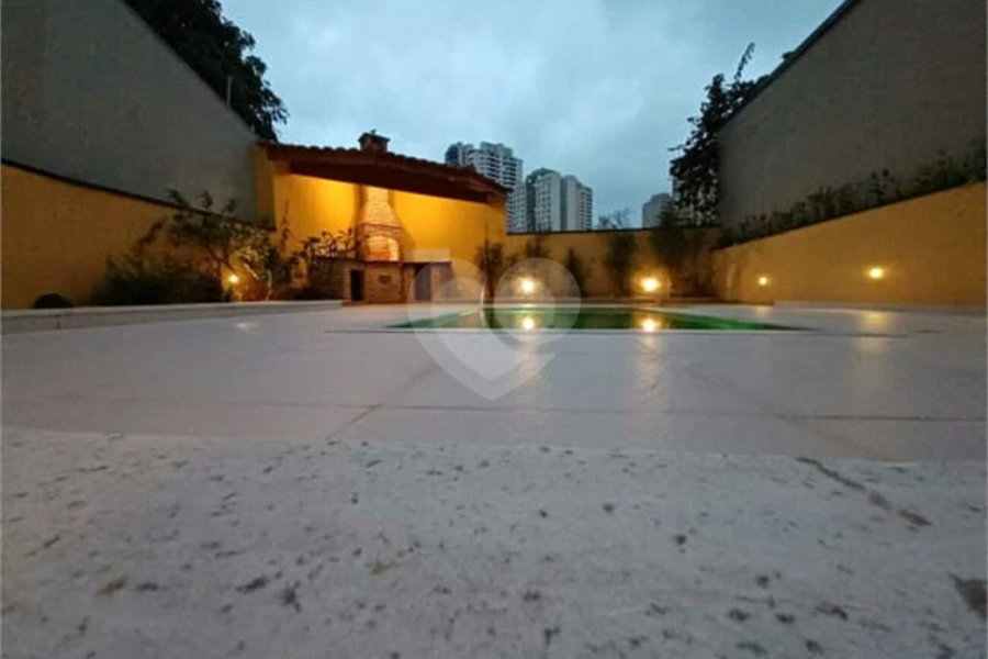 Casa à venda com 3 suítes em Santana, São Paulo, SP
