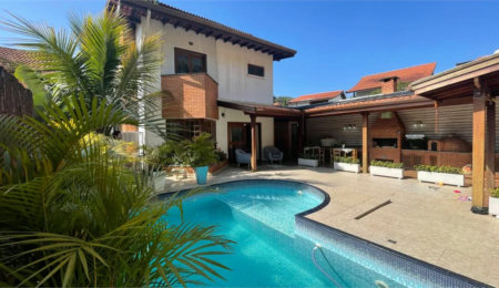 Casa à venda com 4 quartos, sendo 2 suítes,  no condomínio Residencial Ypê Branco II, São Paulo - SP