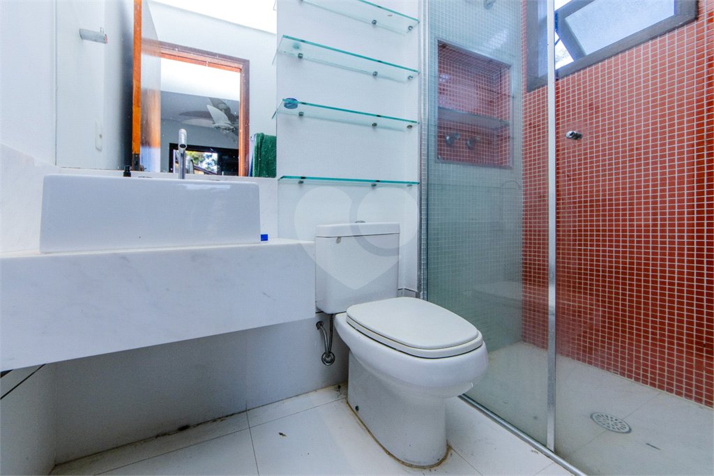 Casa à venda ou para alugar com 4 quartos, sendo 3 suítes,  no condomínio Da Serra, São Paulo - SP