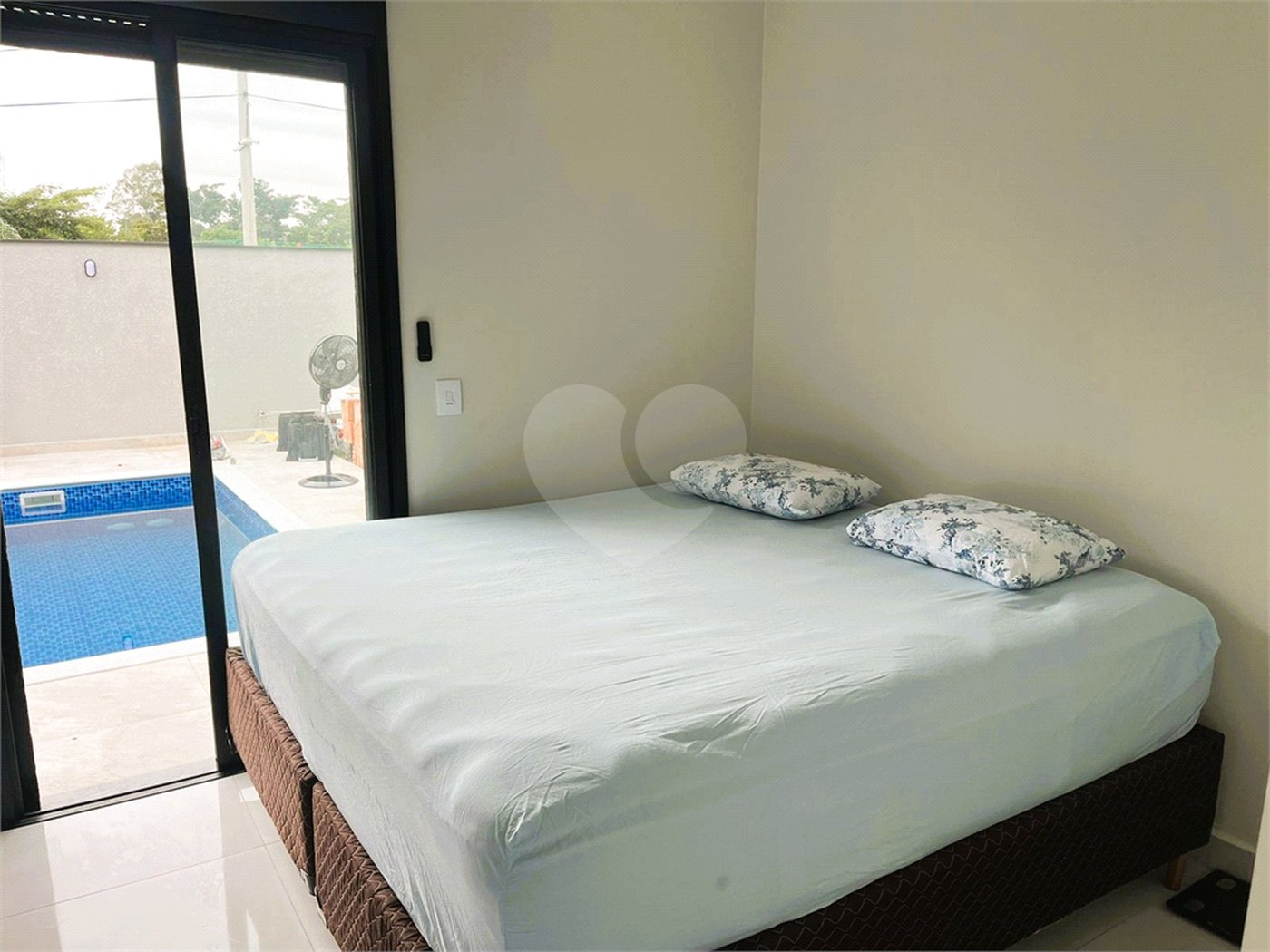 Casa à venda com 3 suítes no condomínio Residencial Le France, Sorocaba - SP
