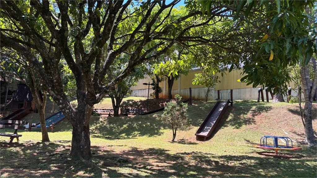 Casa à venda com 3 quartos, sendo 1 suíte,  no condomínio Villagio da Granja, Cotia - SP