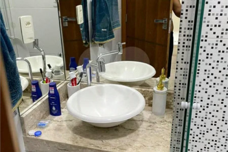 Casa à venda com 2 suítes no condomínio Residencial Veneza, São Paulo - SP