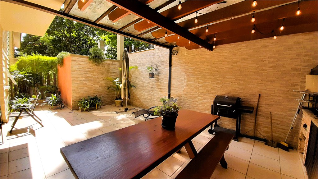 Casa à venda com 4 suítes no condomínio Vila das Acacias, São Paulo - SP