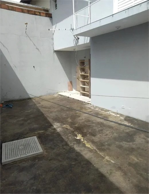 Sobrado à venda com 3 quartos em Jardim Estela Mari, Cotia, SP