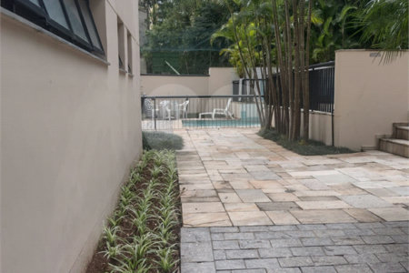 Apartamento à venda com 3 suítes em Vila Suzana, São Paulo, SP