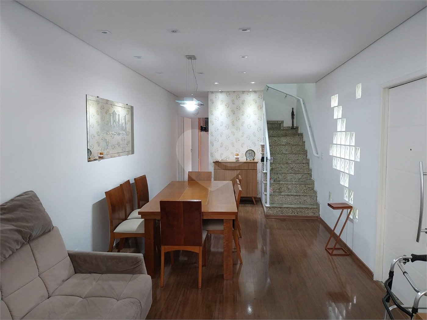 Casa à venda com 3 quartos, sendo 1 suíte, no condomínio Villagio Esperanza, Guarulhos - SP