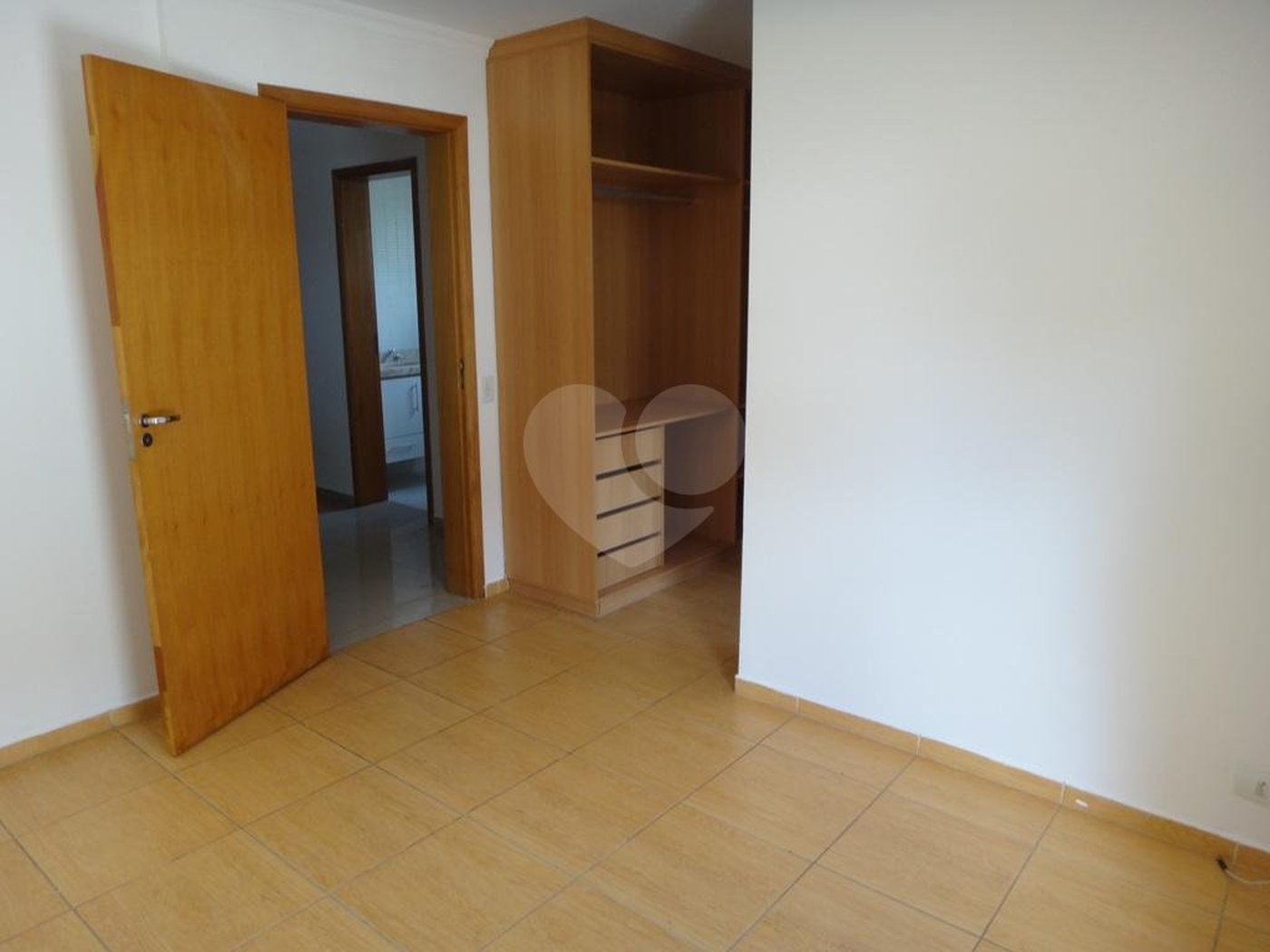 Casa à venda ou para alugar com 4 quartos, sendo 2 suítes, no condomínio Vila Hípica, São Paulo - SP