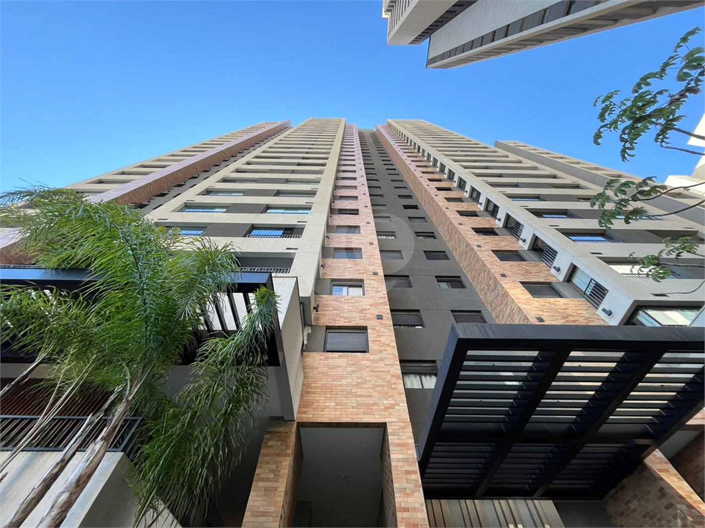 Apartamento no Brás repleto de lazer com 50 m² com 2 dormitórios e 1 vaga, Estuda Permuta