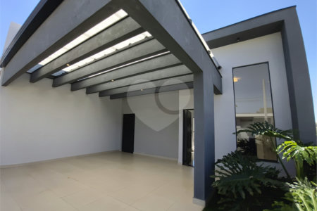Casa à venda ou para alugar com 3 quartos, sendo 1 suíte, no condomínio Condomíno Helena Maria, Sorocaba - SP
