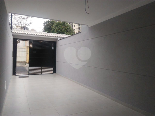 Casa à venda com 3 quartos, sendo 1 suíte,  no condomínio Professora Romilde Nogueira de Sá, São Paulo - SP