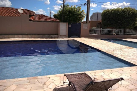 Casa à venda com 3 quartos, sendo 1 suíte, no condomínio Portal dos Pinheiros, Ribeirão Preto - SP