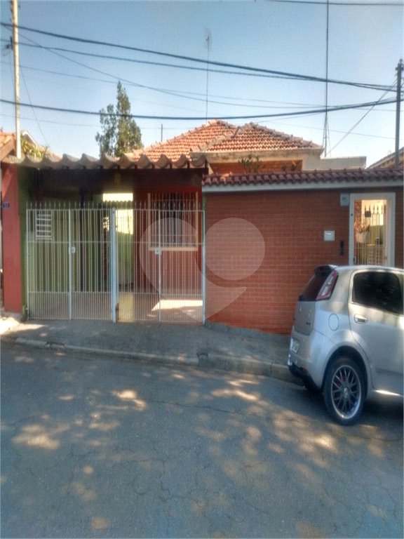 Sobrado à venda com 3 quartos em Horto, São Paulo, SP