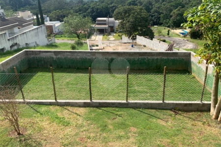 Casa à venda com 3 quartos, sendo 1 suíte, no condomínio Residencial Ponderosa, São Roque - SP
