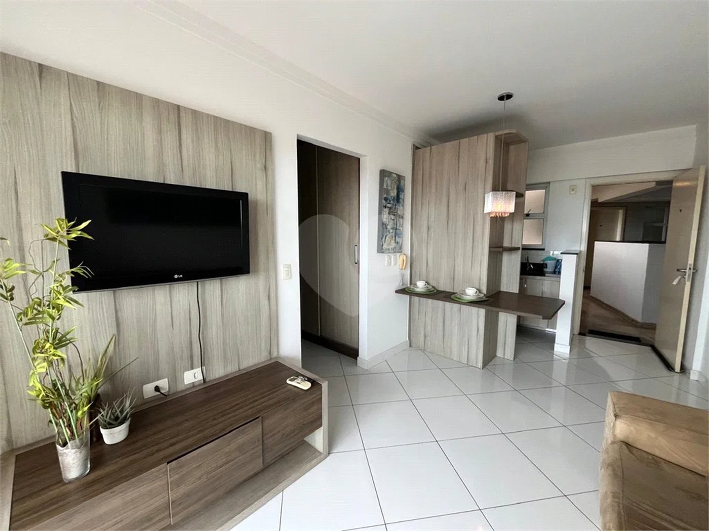 Apartamento mobiliado disponível para locação - em excelente localização na Av. Independência em Piracicaba.