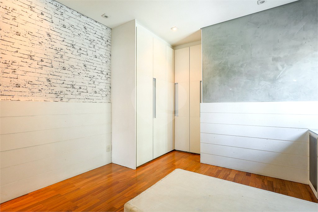 Apartamento à venda com 4 suítes,  em Jardim Paulistano, São Paulo, SP