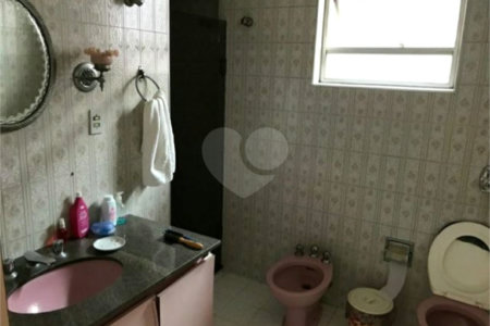 Casa à venda com 4 quartos, sendo 1 suíte, em Vila Dom Pedro I, São Paulo, SP