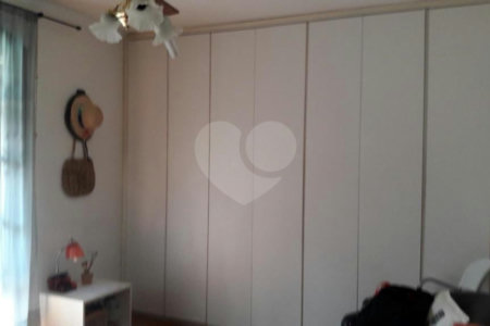Sobrado à venda com 2 quartos, sendo 1 suíte,  em Vila Paulicéia, São Paulo, SP