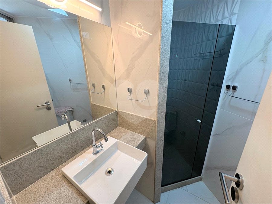 Apartamento à venda com 3 quartos, sendo 1 suíte,  em Lagoa, Rio de Janeiro, RJ