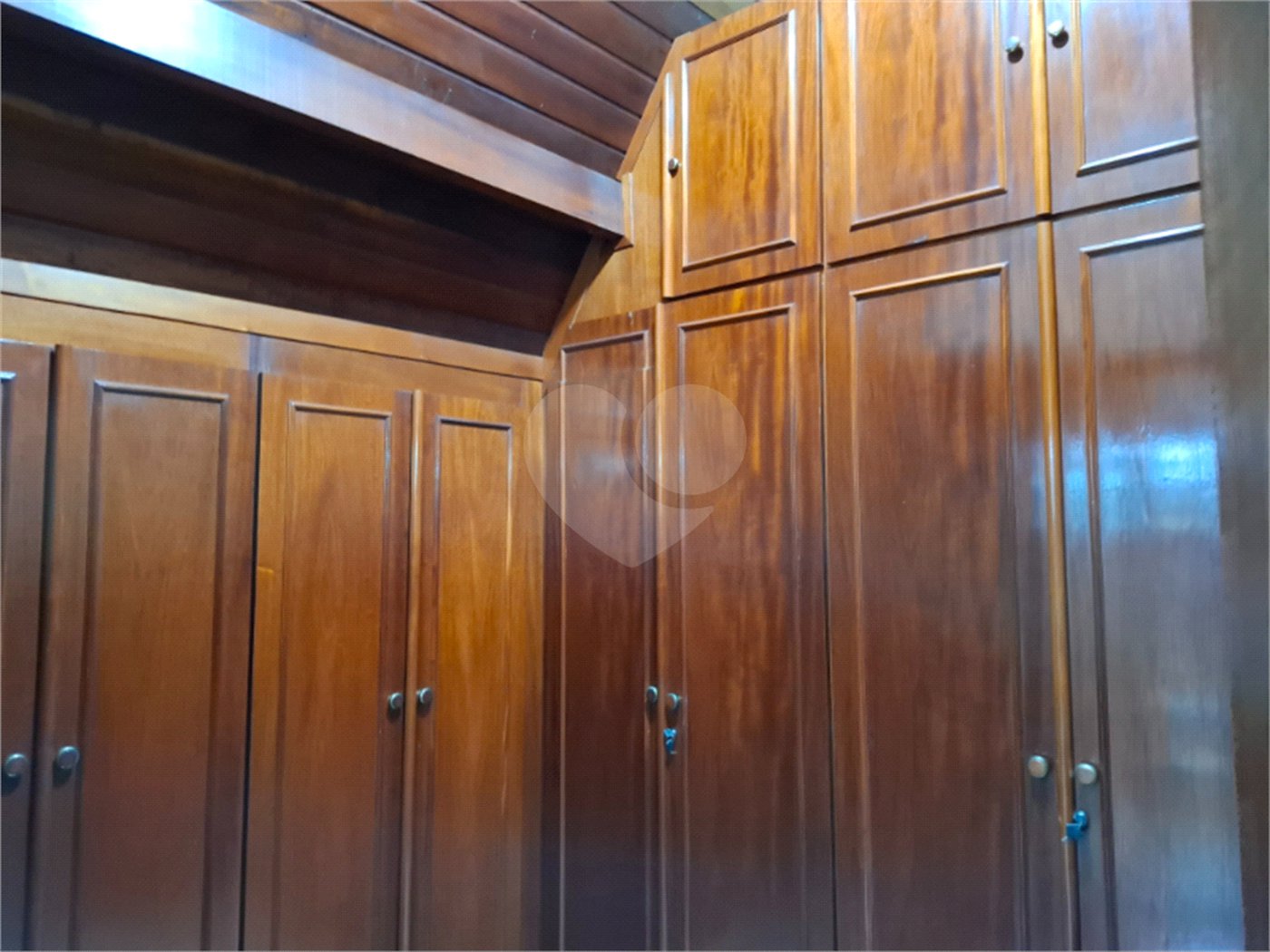 Sobrado à venda com 4 quartos, sendo 2 suítes,  em Jardim Leonor, São Paulo, SP