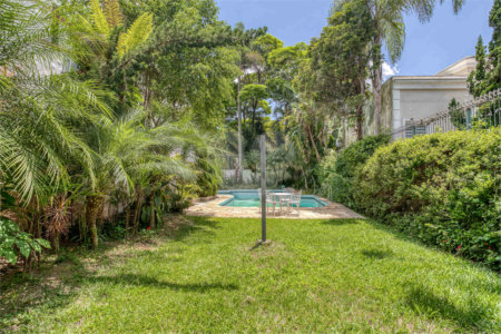 Casa Térrea à venda com 4 suítes em Jardim Cordeiro, São Paulo, SP