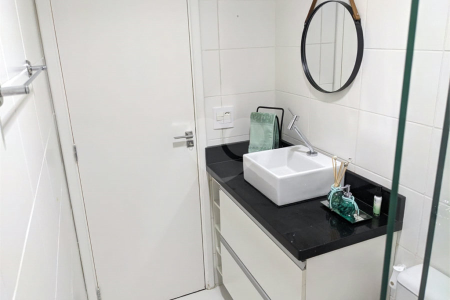 Apartamento à venda com 2 quartos, sendo 1 suíte,  em Jardim Rosa de Franca, Guarulhos, SP