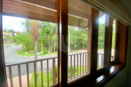 Casa à venda com 3 quartos, sendo 1 suíte, no condomínio Recanto dos Paturis, Vinhedo - SP