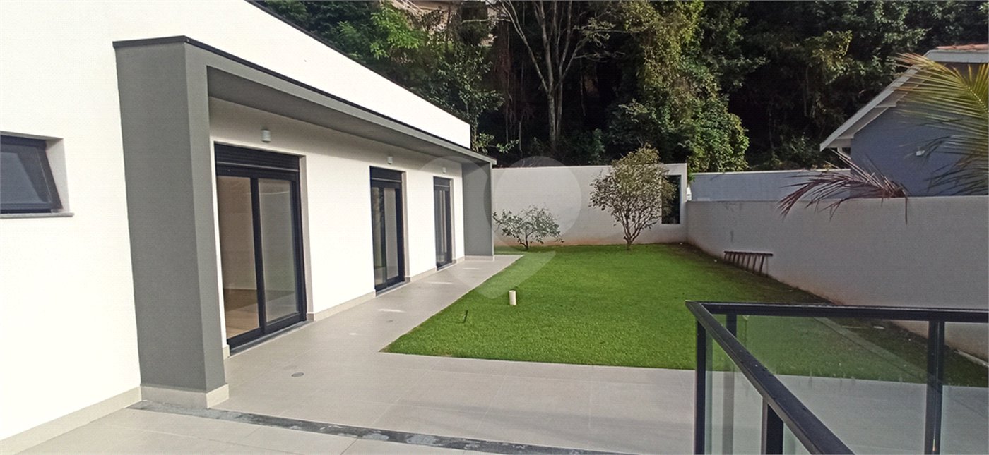 Casa à venda com 4 quartos, sendo 3 suítes, no condomínio Estância Marambaia, Vinhedo - SP