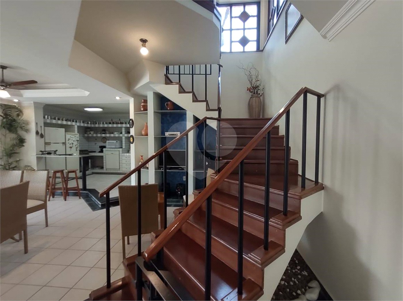 Casa à venda com 5 quartos, sendo 4 suítes, no condomínio Rancho Dirce, Sorocaba - SP
